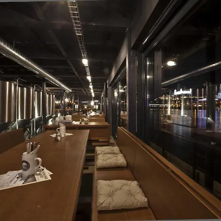 杜娜耶斯基·皮沃瓦船屋 3*